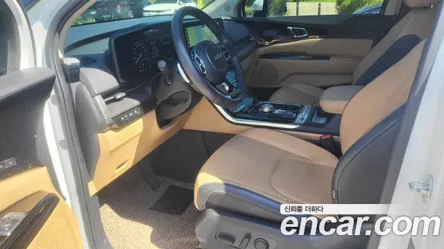 Kia Carnival 2023 — Photo 9/20