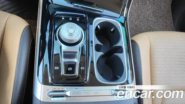 Kia Carnival 2023 — Photo 7/20