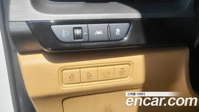 Kia Carnival 2023 — Photo 15/20