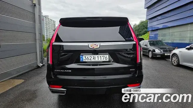 Cadillac Escalade 2022 — ფოტო 10/36