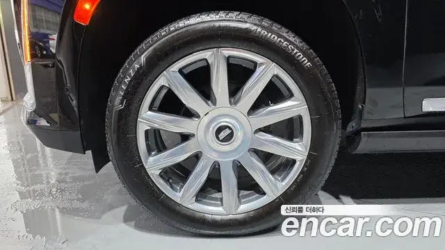 Cadillac Escalade 2022 — ფოტო 12/36