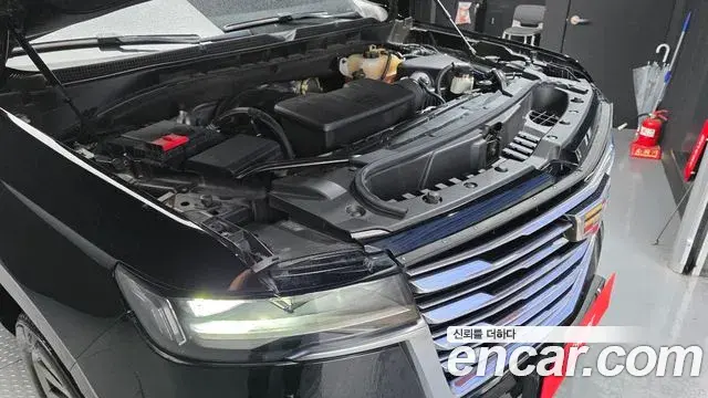 Cadillac Escalade 2022 — ფოტო 26/36