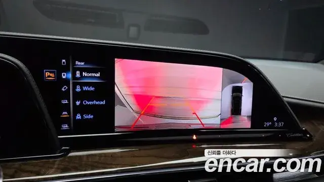Cadillac Escalade 2022 — ფოტო 22/36