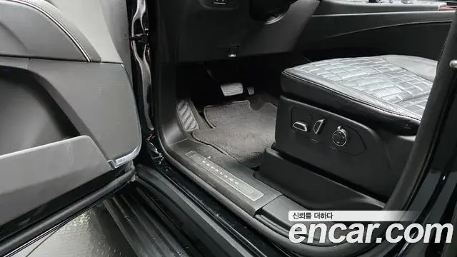 Cadillac Escalade 2022 — ფოტო 14/36