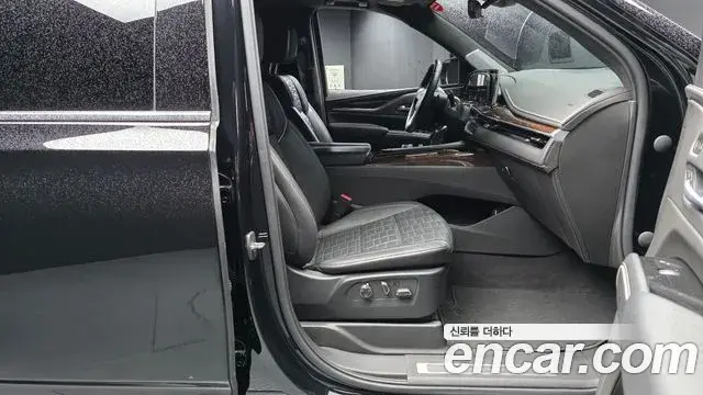 Cadillac Escalade 2022 — ფოტო 2/36