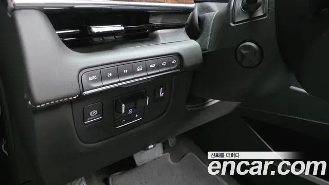 Cadillac Escalade 2022 — ფოტო 15/36