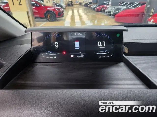 Hyundai Staria 2023 — Фото 8/17
