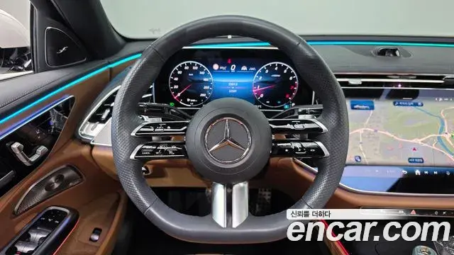 Mercedes-Benz E-Class 2024 — Photo 11/20