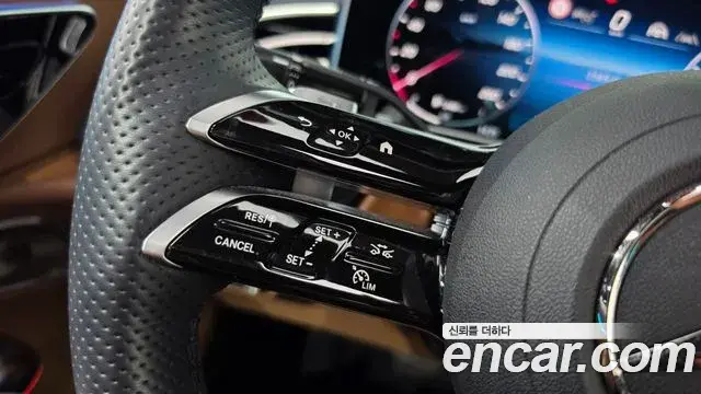 Mercedes-Benz E-Class 2024 — Photo 14/20