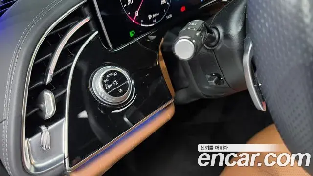 Mercedes-Benz E-Class 2024 — Photo 17/20