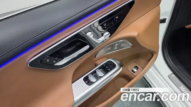Mercedes-Benz E-Class 2024 — Photo 18/20