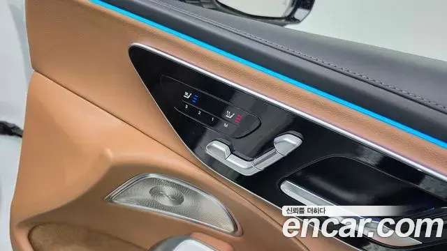Mercedes-Benz E-Class 2024 — Photo 19/20