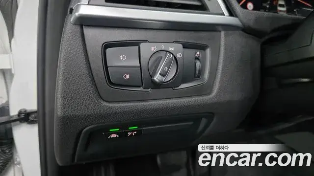 BMW 3 Series 2018 — Фото 12/20