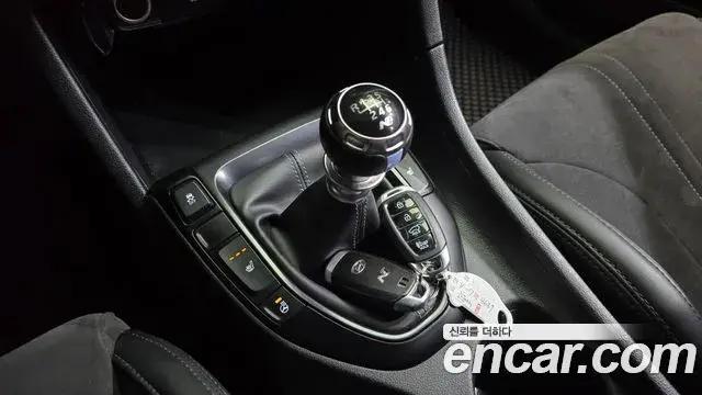 Hyundai Veloster 2022 — Фото 9/20