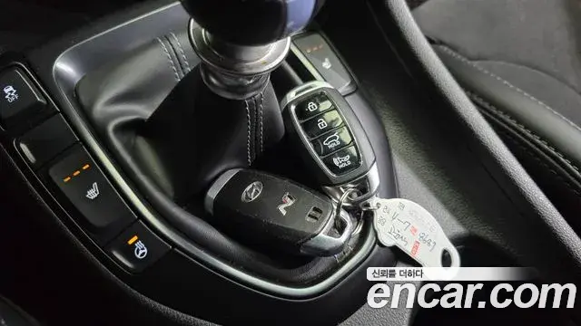 Hyundai Veloster 2022 — Фото 15/20