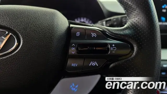 Hyundai Veloster 2022 — Фото 16/20
