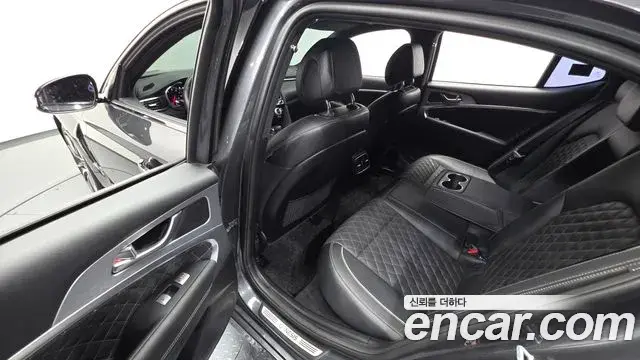 Genesis G70 2018 — Şəkil 10/34