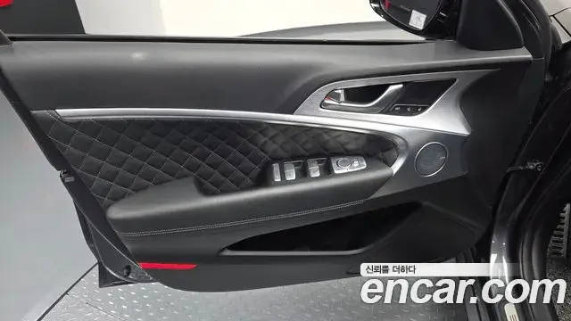 Genesis G70 2018 — Şəkil 17/34