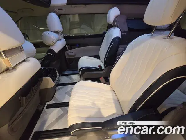 Kia Carnival 2024 — Photo 18/20