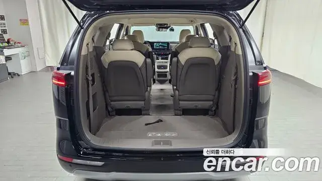 Kia Carnival 2022 — Photo 15/20