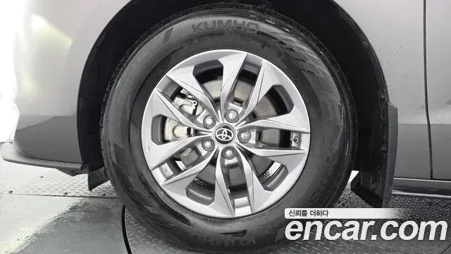 Toyota Sienna 2023 — Photo 16/35