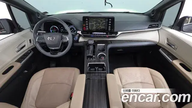 Toyota Sienna 2023 — Photo 4/35
