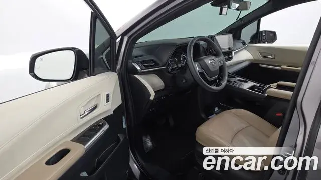 Toyota Sienna 2023 — Photo 20/35