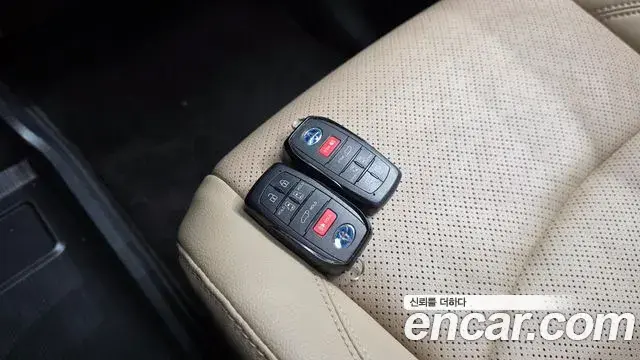 Toyota Sienna 2023 — Photo 17/35