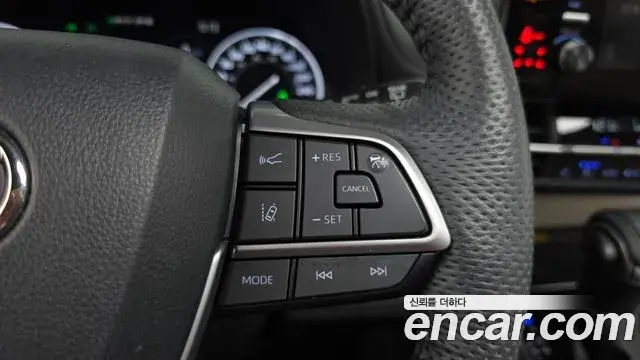 Toyota Sienna 2023 — Photo 11/35