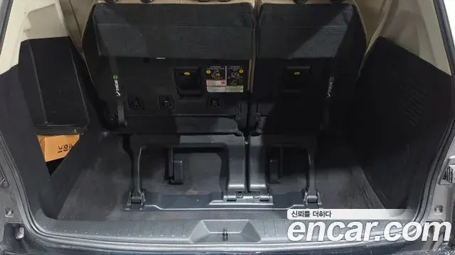 Toyota Sienna 2023 — Photo 30/35