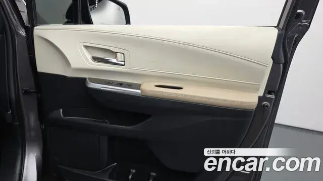 Toyota Sienna 2023 — Photo 35/35