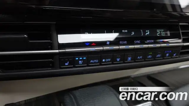 Toyota Sienna 2023 — Photo 3/35