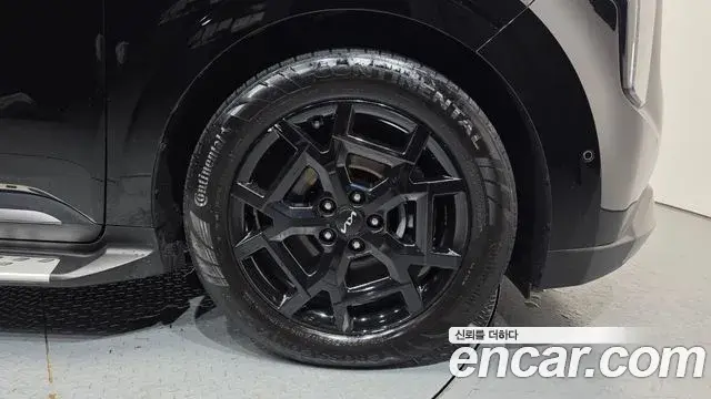 Kia Carnival 2023 — Photo 5/20