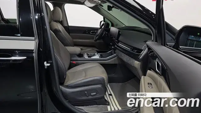 Kia Carnival 2023 — Photo 11/20
