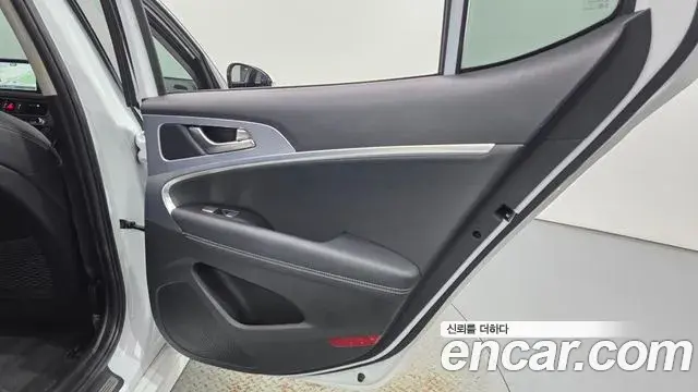 Genesis G70 2020 — Photo 34/35