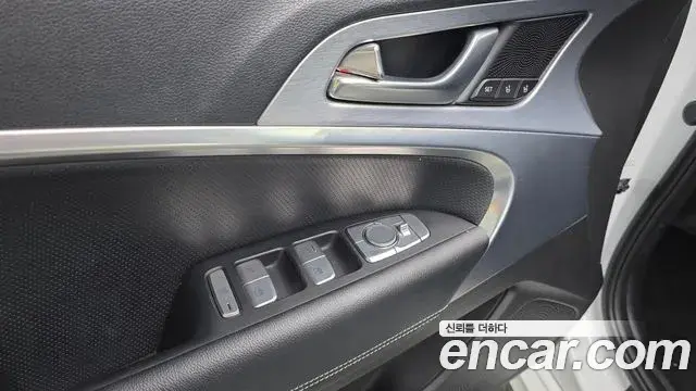 Genesis G70 2020 — Photo 25/35