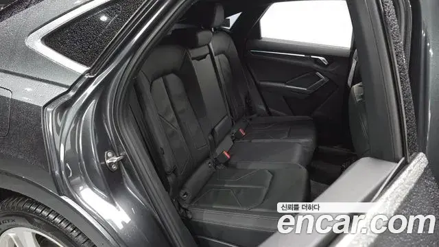 Audi Q3 2023 — Фото 12/20