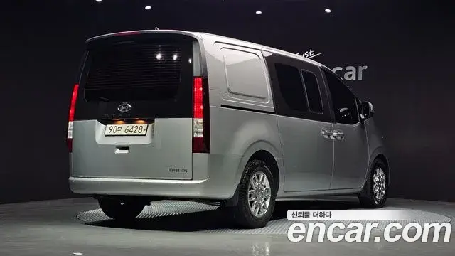 Hyundai Staria 2021 — Photo 2/20