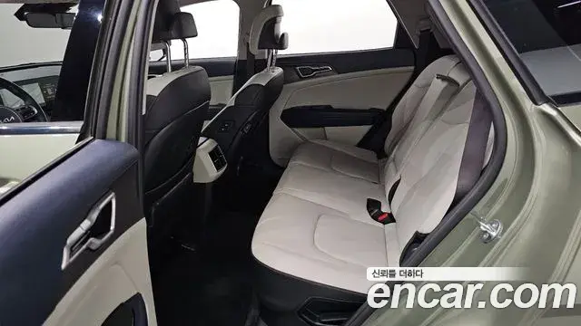 Kia Sportage 2023 — Фото 11/20