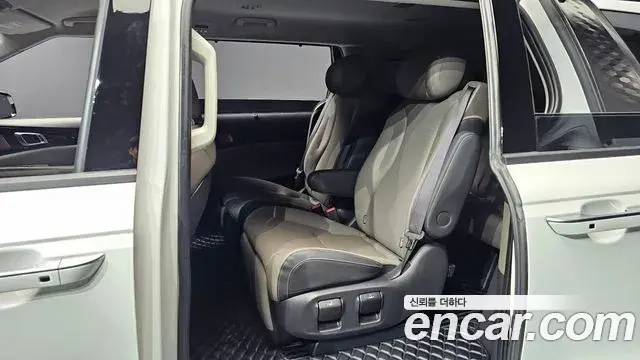 Kia Carnival 2024 — Фото 12/20