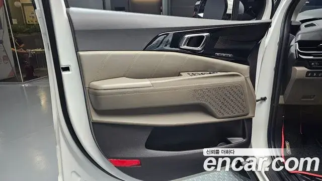 Kia Carnival 2024 — Photo 16/36