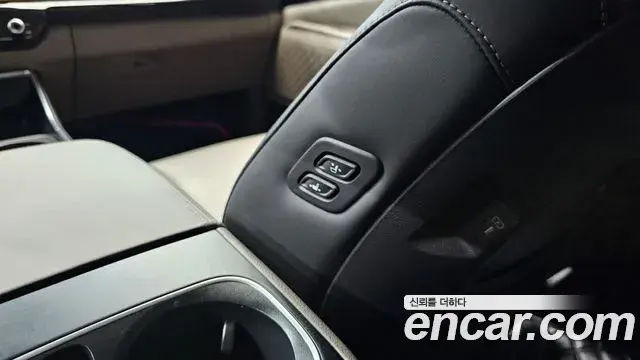 Kia Carnival 2024 — Photo 33/36