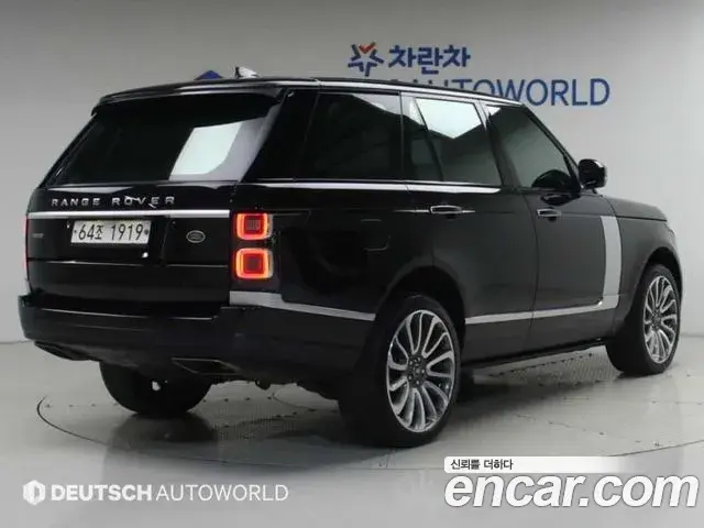 Land Rover Range Rover 2018 — ფოტო 17/20