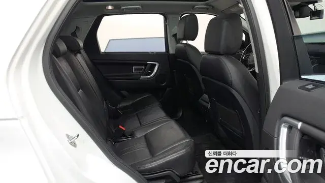 Land Rover Discovery Sport 2019 — Фото 11/20