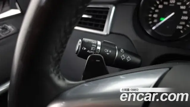 Land Rover Discovery Sport 2019 — Photo 28/36
