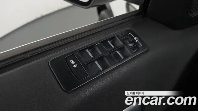 Land Rover Discovery Sport 2019 — Photo 22/36