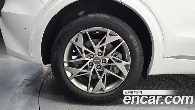 Genesis GV70 2023 — Şəkil 27/32