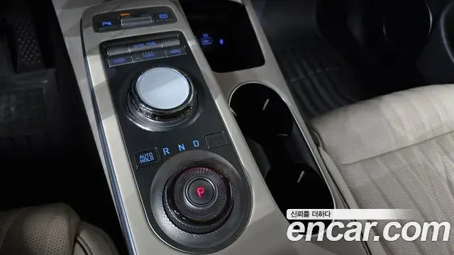 Genesis GV70 2023 — Şəkil 30/32