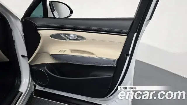 Genesis GV70 2023 — Şəkil 11/32