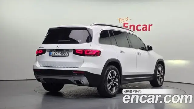 Mercedes-Benz GLB-Class 2021 — Фото 2/20
